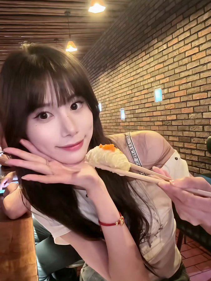 SSatyapp's tweet photo. 这么早就想睡觉了 #宿迁ts https://t.co/PbblUrG8k1