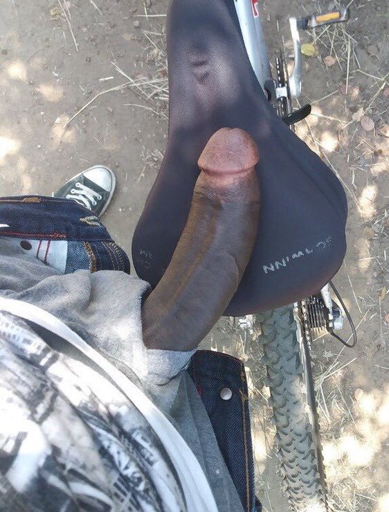 ചോദിച്ചൽ വായിൽ കൊടുക്കും 🍌 tweet media