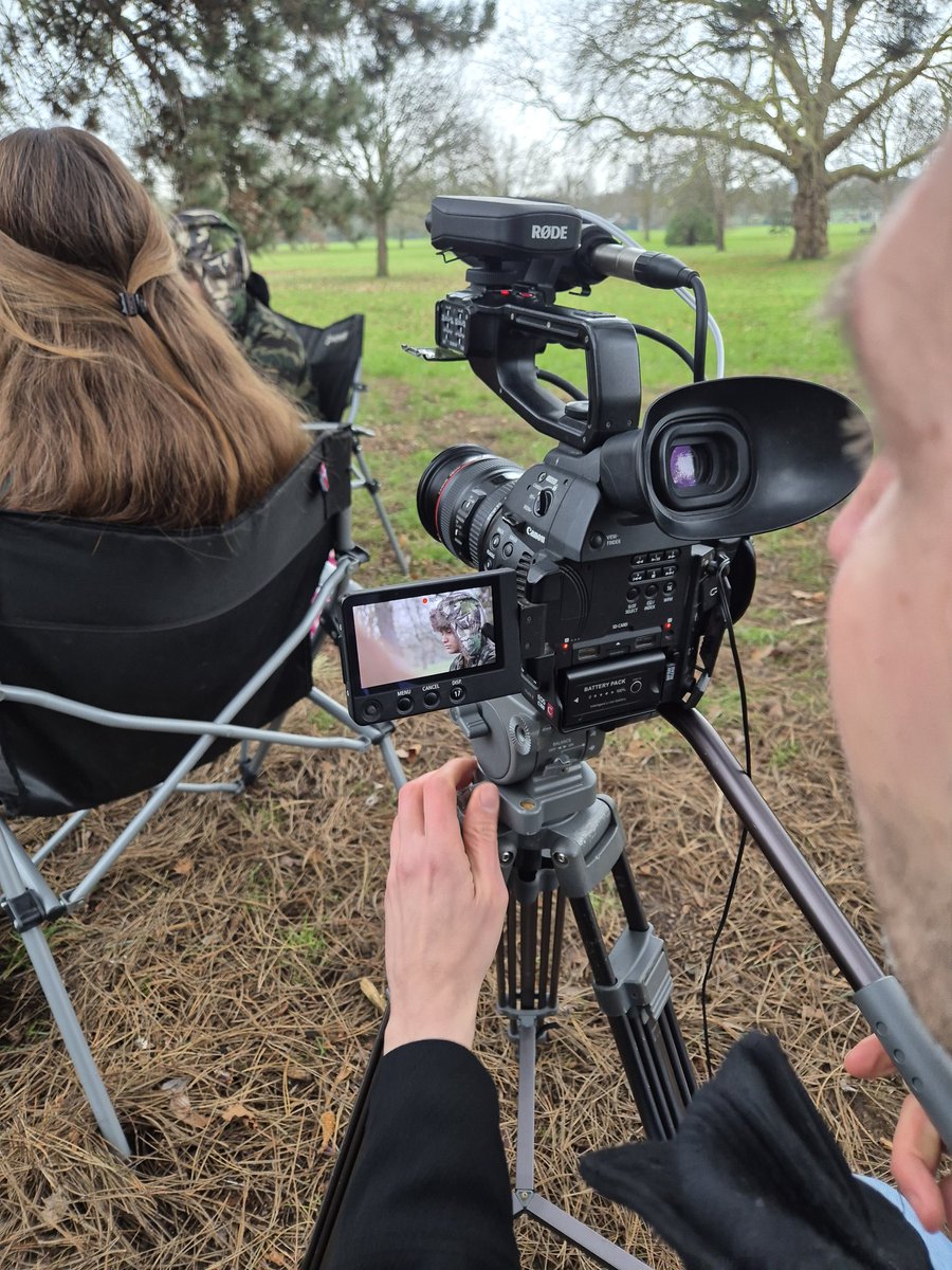 FilmSkoolLondon's tweet photo. A great day of Film Skool filming https://t.co/QBgicKUbkK