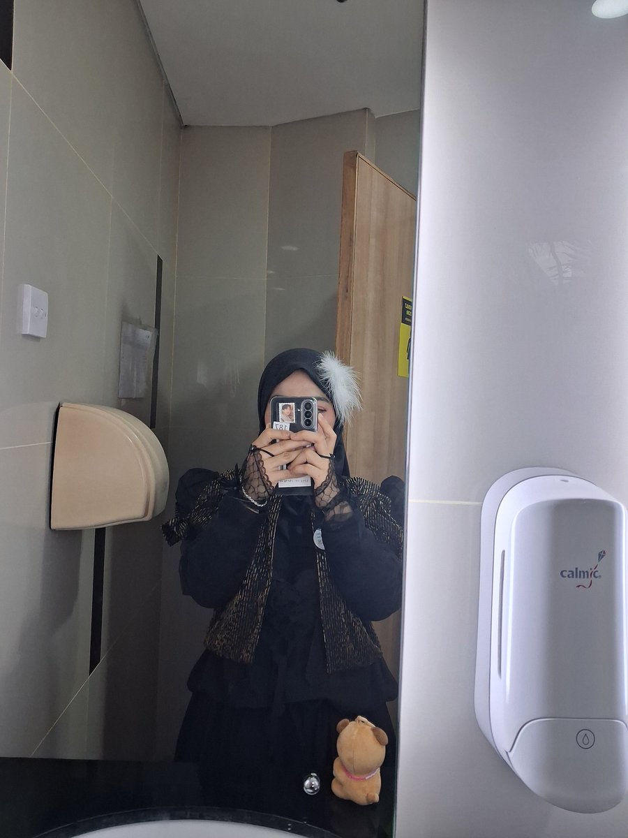 Insar708's tweet image. Sangat amat berterimakasih kepada penyengalara acara nobar day6 tps  @JaDiinProject  dan panitia , dan teman yg sudah memeriahkan venue tempat nobar asli kalian keren bangett . @niar  @ryeinpeach . 
Tenang teman yg lain saya akan posting bbrapa moment d bawah ini,