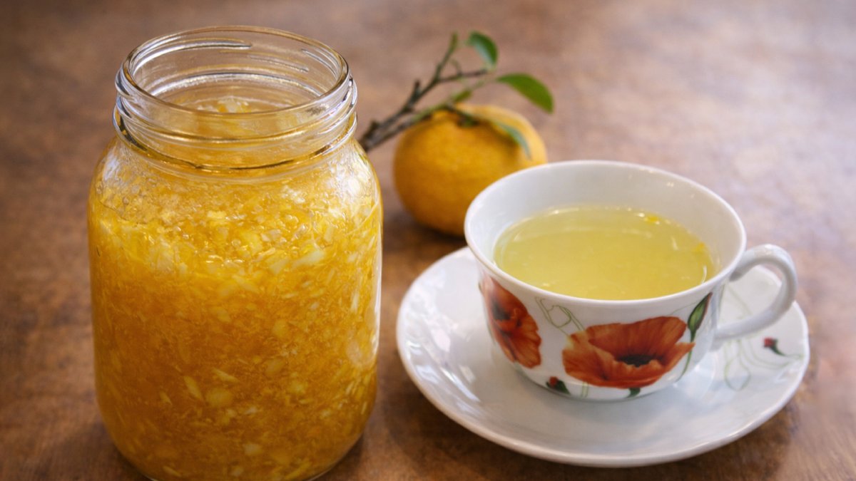 GreenKitchen0's tweet photo. ゆずはちみつ（ゆず茶）の作り方

寒い季節に体を温めてくれる、手作りのゆずはちみつ。
 お湯で割ればホットドリンクに、みそと合わせれば調味料としても使える、冬の常備アイテムです。 

▼動画はこちら
https://t.co/WkzsZPjhrh https://t.co/q36ONQjUtu