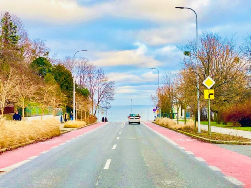 Prosta droga do świąt 🍊🎄
#wGdyni
___________
Fot. Tomasz Błądek/zdjęcie pochodzi z naszej facebookowej grupy Gdynia w obiektywie