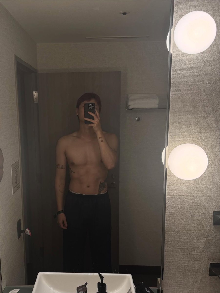 judyxxn's tweet image. 썸소 아티스트 팔찌 같은 거 보면 공연 끝나고 나서 인가? 개좋은데