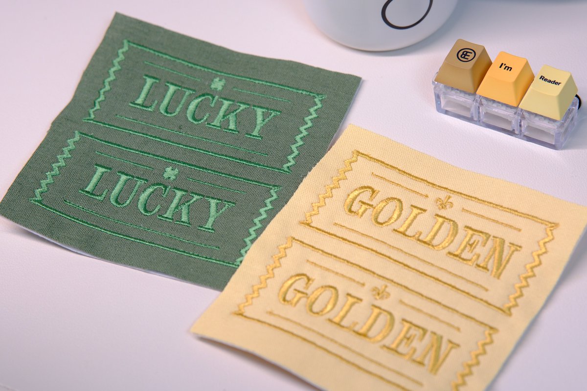 2norang2's tweet image. #WIP 
자수책갈피 제작..ing
책 속의 골든티켓🔱과 럭키티켓🍀