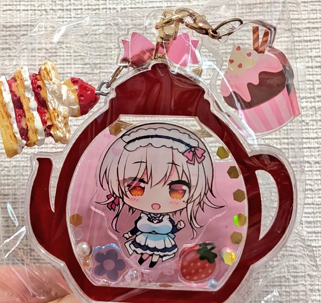 オリジナルガチャの当たりは
🌟直筆色紙(遥ちゃん)
🌟高梨親子のA1特大ポスター
🌟お湯を注ぐと水着が消えておっぱいが見える感温マグカップ
🌟加恋ちゃんのシャカシャカアクキー
🌟高梨親子のマルチクリーナー

なおガチャの告知画像はまだの模様… 