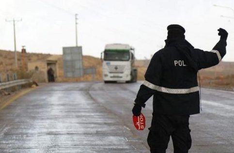 الدوريات الخارجية تضبط مركبة بسرعة 198 كم/ساعة على الطريق الصحراوي 