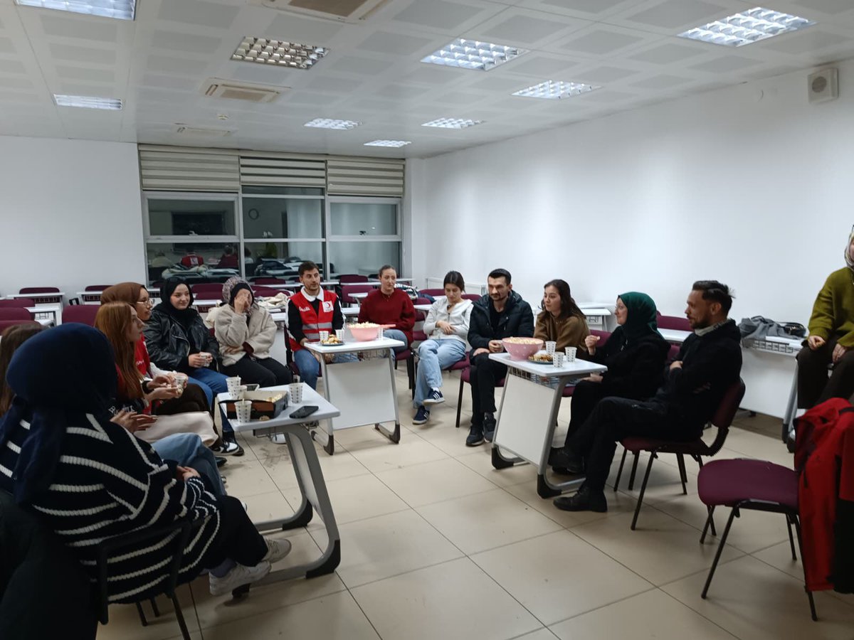 Gençlerimizle eğlenceli oyunlar ve sinema etkinliğinde bir araya gelerek birlikte güzel bir hafta sonu geçirdik 😇