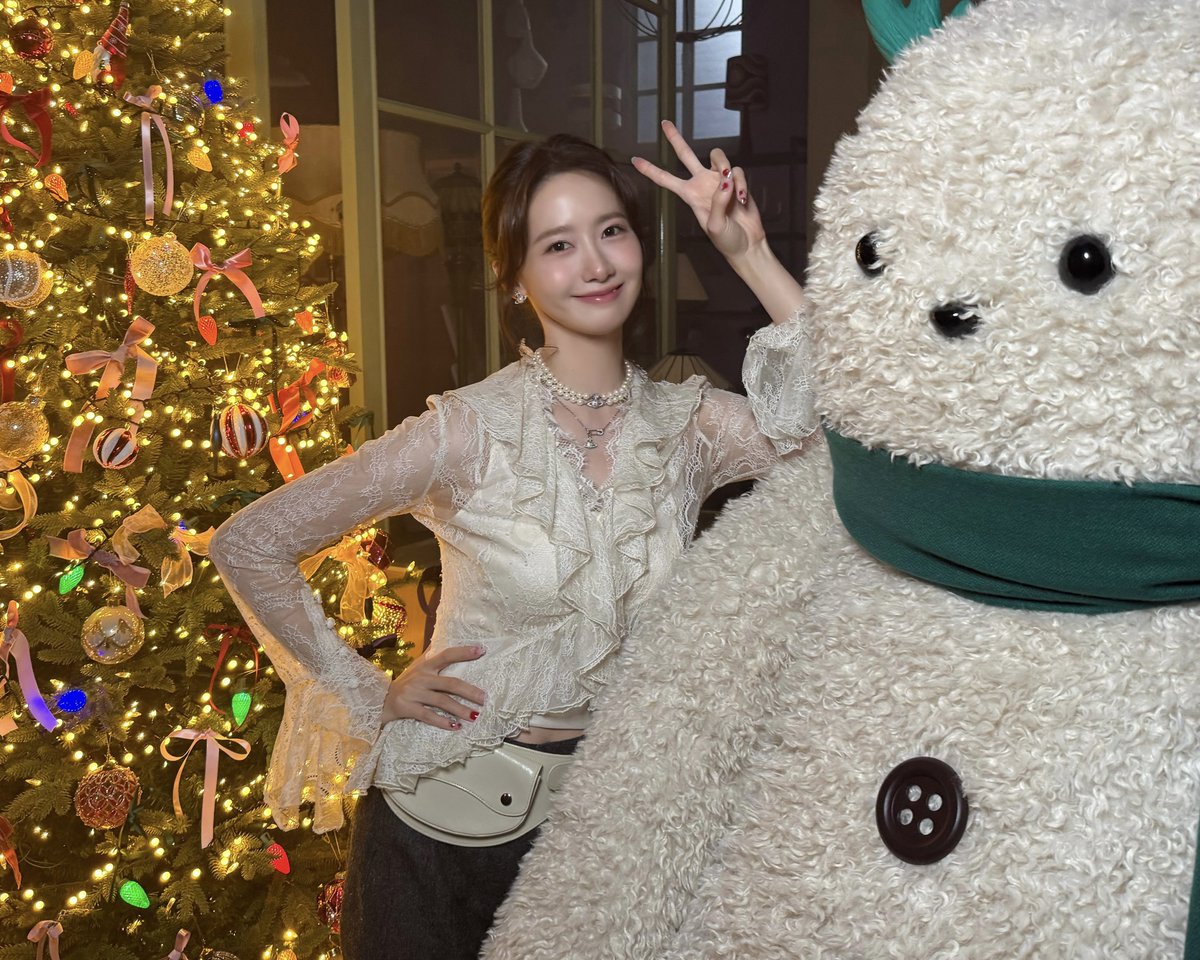 GirlsGeneration's tweet photo. 눈부신 별 하나

#윤아 #YOONA
#WishtoWish #YOONAWishtoWish
#소녀시대 #GirlsGeneration https://t.co/NpG2Re64lS