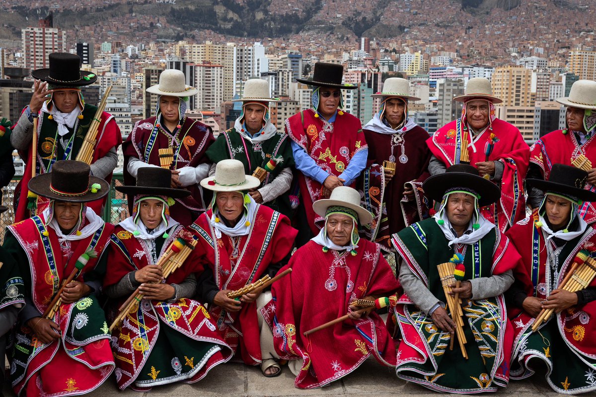 MicNovotny's tweet photo. The Illapacha de los Andes celebration at the Mirador de Laikakota in La Paz, Bolivia on December 21, 2025. Illapacha is a summer-solstice celebration tied to the first sowings, the coming rains, and the renewal of fertility for the year ahead. https://t.co/svm6KUphVb