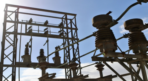 بالاسماء .. فصل الكهرباء عن مناطق في المملكة اليوم 