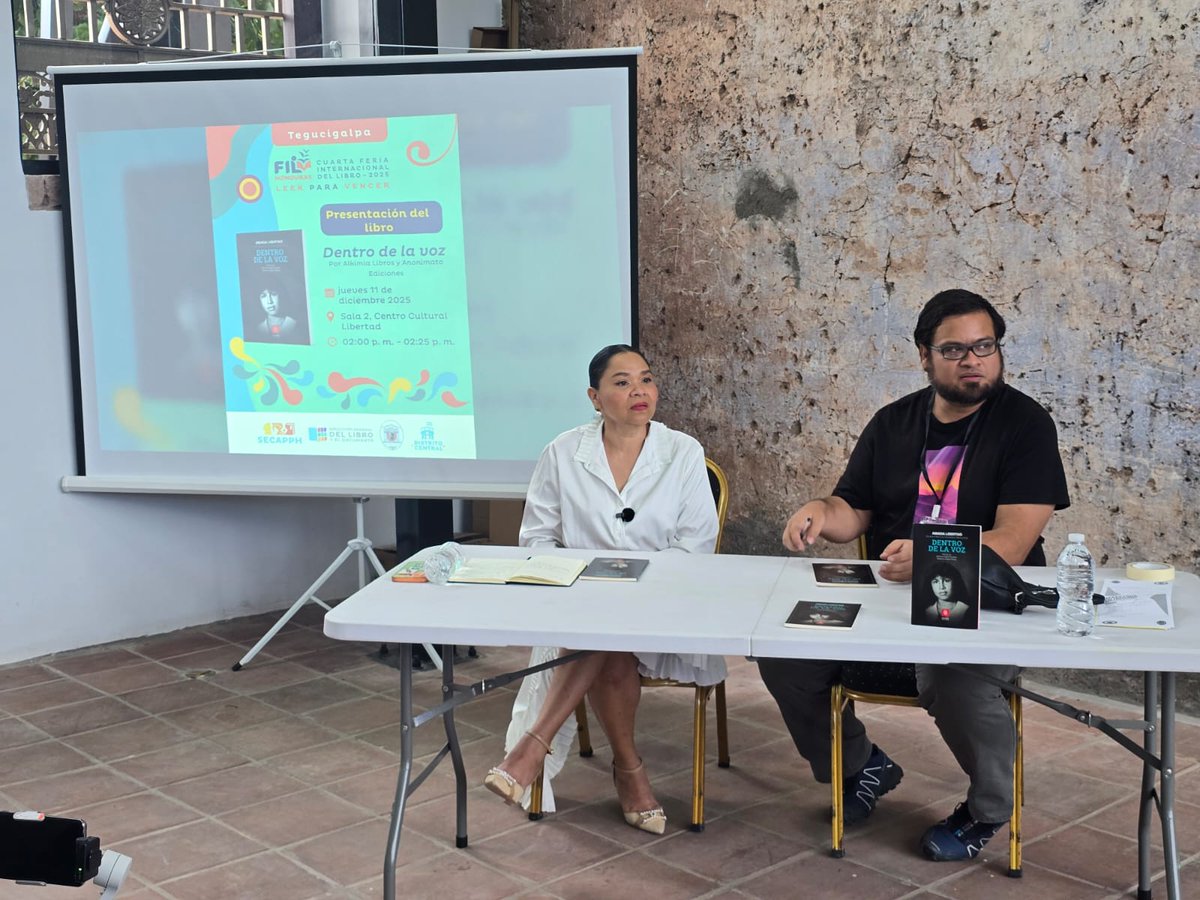 Presentaciones del libro #DentroDeLaVoz de #AmadaLibertad
1. Centro de Formación Continua UCA, SOHO Cascadas. 
2. Palacio Municipal de las Artes de Antiguo Cuscatlán. 
3. La Galera Teatro y Cocina, San Salvador. 
4. Centro Cultural Libertad, Tegucigalpa.