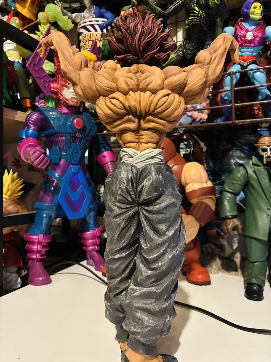 範馬勇次郎のプライズフィギュアやべぇよこれ
ちょっと塗装しただけで一気にかっこよさ増した
これがクレーンゲームで取れるってのがやばい