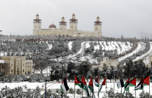 طقس العرب: لا مؤشرات علمية لعاصفة ثلجية نهاية العام 