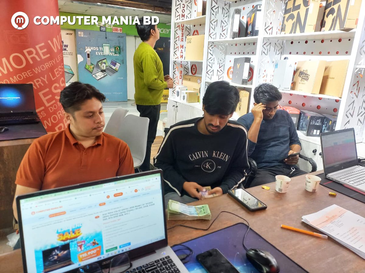 ComputerManiaBD's tweet photo. Big dreams at a young age.🔥

AIUB CSE student Faisal chose the Acer Nitro V16 💻
Perfect for coding, AI, and weekend gaming.

We’re with you at every step of the journey.

#computermaniabd #acernitrov16 #aiub #cselife #gamingandcoding https://t.co/5ABDYeZ65H