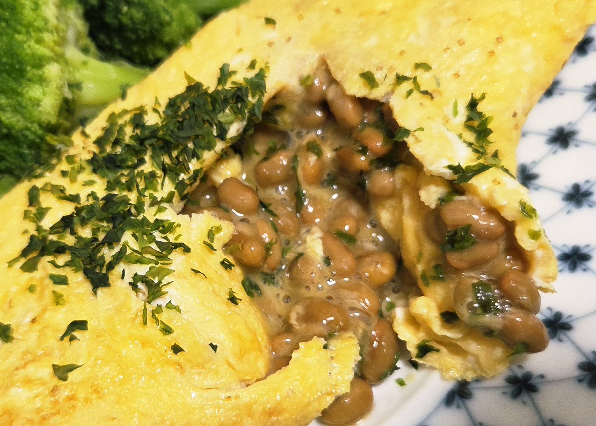 外気が寒過ぎて死体に抱かれている感覚はこんな感じなのかと連想するみぃ様です
ネクロフィリアの趣味は無いわよ
今酔は断食
過去に作った納豆オムレツ feat.鮭とホウレン草の豆乳スープの写真載せます
乾杯乙牌拇印拇印✨🍻🎶