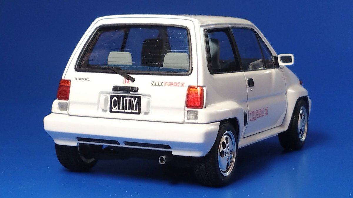 yos_kaw's tweet image. 先日完成したタミヤのシティターボII、きちんと撮影しました。ターボと同じく多く弄ってはいませんが、モールド処理だったフロントバンパーウインカーやフォグランプ、サイドマーカー、バックランプをUVクリアレジンで透明化しています。