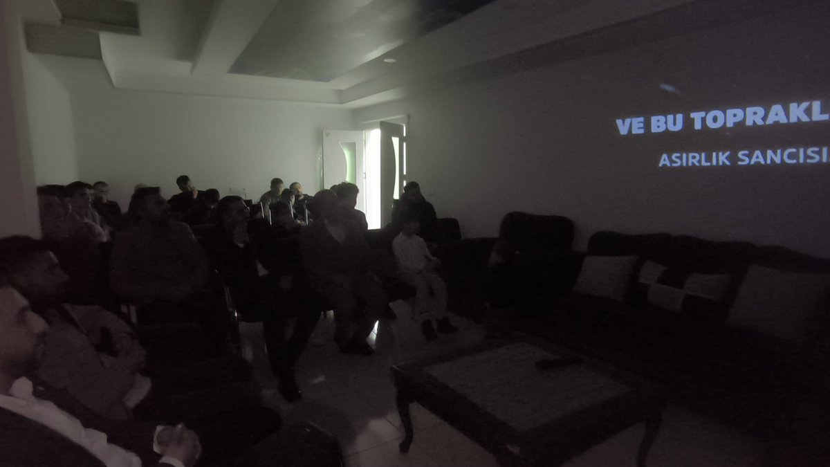 Kuruluş yıl dönümümüz vesilesiyle Midyat Gençlik Kollarımızın programındaydık.

Samimi bir atmosferde gençlerimizin sorularını yanıtladık. Sorgulayan ve davasına sahip çıkan gençlerimiz geleceğimizdir.

İlgi ve misafirperverlikleri için gençlere teşekkür ediyorum.
<a href="/HurGencMidyat/">Hür Gençlik Midyat</a>