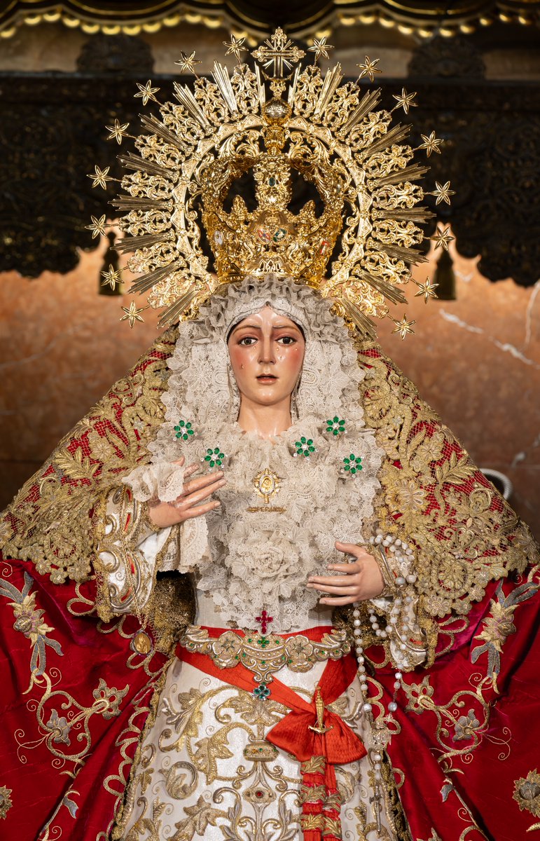 Randofer94's tweet photo. La Esperanza vuelve a la Basílica https://t.co/0C3tCXVfic