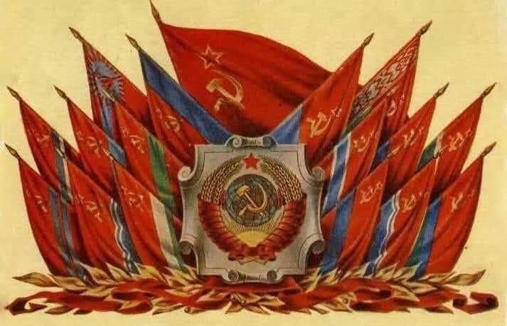 PerspCommuniste's tweet image. 🚩 22 décembre 1922 - Naissance de l'Union des Républiques Socialistes Soviétiques

Le traité d'union entre la RSFSR, les RSS de Transcaucasie, d'Ukraine et de Biélorussie est signé

Il est ratifié le 30 décembre 1922 par le 1er congrès des soviets d'URSS
 editoweb.eu/nicolas_maury/…