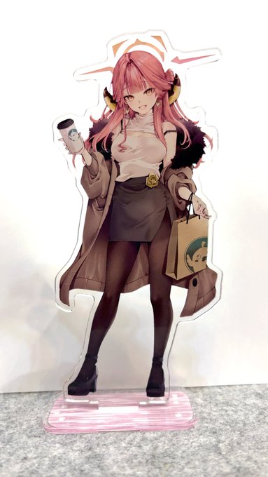 新刊セットに入るおでかけアルちゃんのアクスタサンプルです🛍️ 15㌢位の大きさ、プレートくり抜きタイプです ⊂(`・ω・')⊃ 