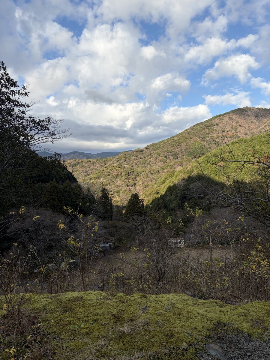 stepner_taz's tweet photo. クリスマスキャンプ⛺️
完ソロゆえ、サンタコス女子はいない。
アワビ、サザエ、ハマグリ食べます。
ドラム缶風呂も体験してみます。
もう1時間は沸かしてるけど激ぬる。

#キャンプ好きと繋がりたい https://t.co/dltjFahWC6