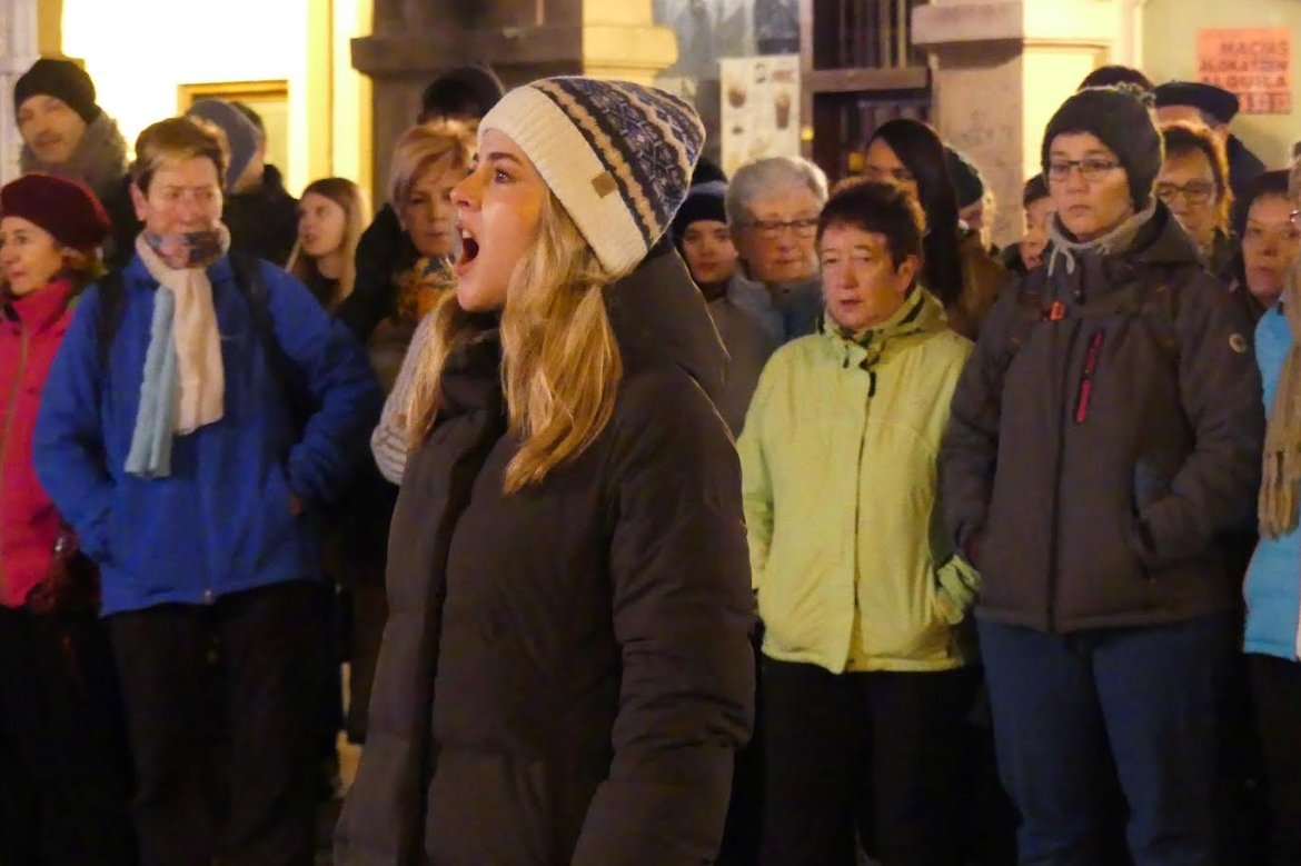 Azken txanpan Marijesiak: bizkaie.biz/1766388831021

👉instagram.com/gernikakomarij…
👉instagram.com/adelaeuskalher…