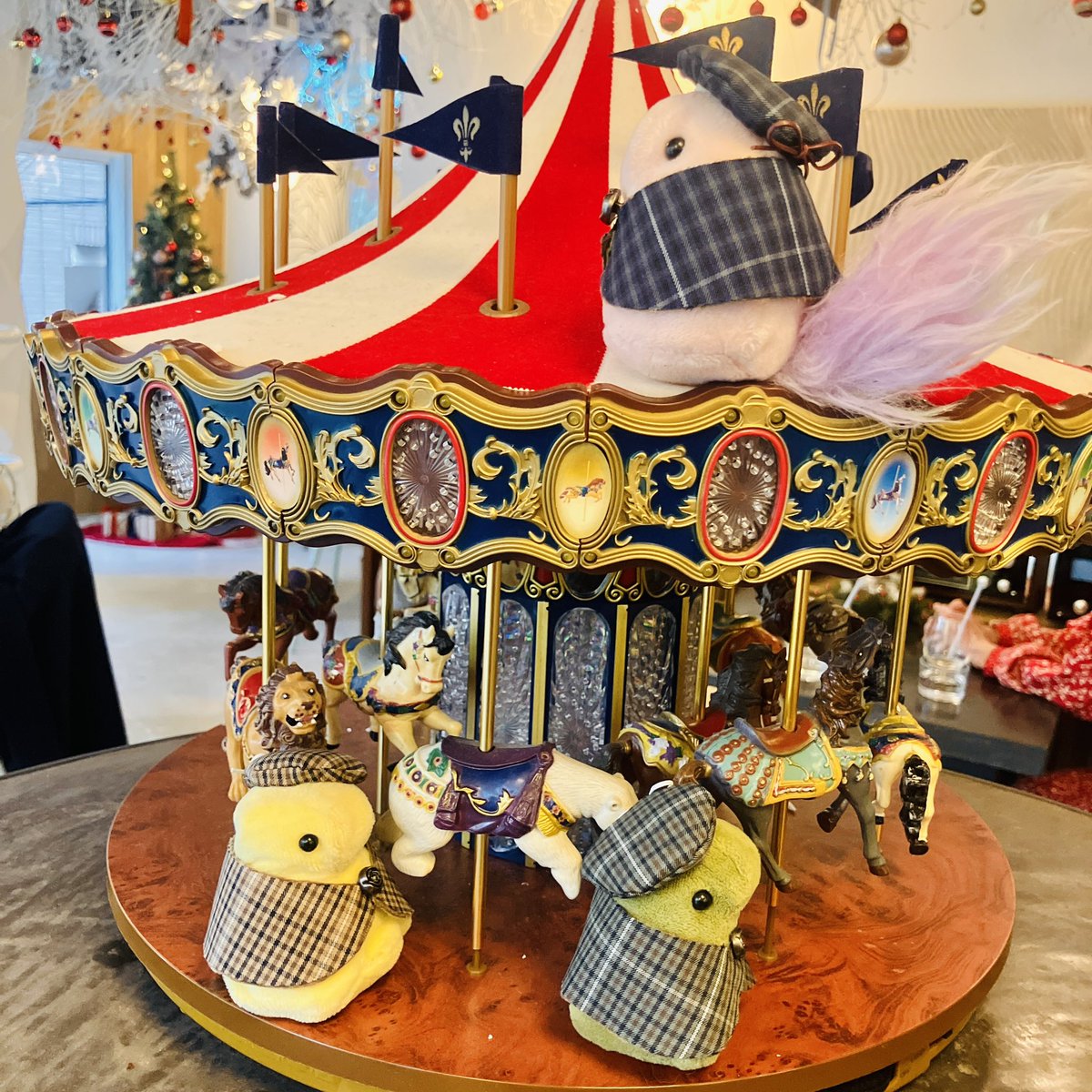 _gao_gaoo's tweet photo. 素敵なメリーゴーランドをみつけました🎠

#がおぐらし https://t.co/Bf4kKxHvpA