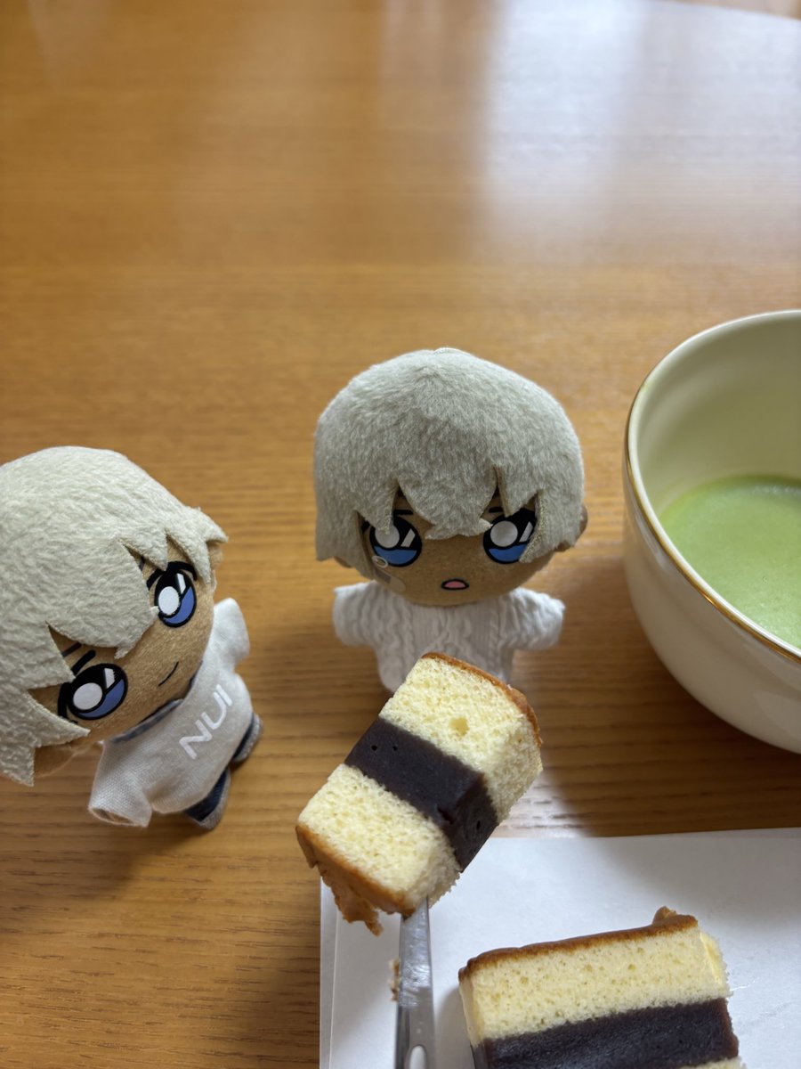 ひさびさのお抹茶🍵
ぬいちゃん達のお顔を見るのも久しぶり😂
…あれ？　おやつに夢中で目が合わないなぁ
