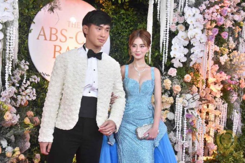 iloveregalfilms's tweet image. JMFYANG Solo movie with a title "#IRL' ( In Real Life )  from Regal Films and Project 8 Projects to be directed by Dan Villegas