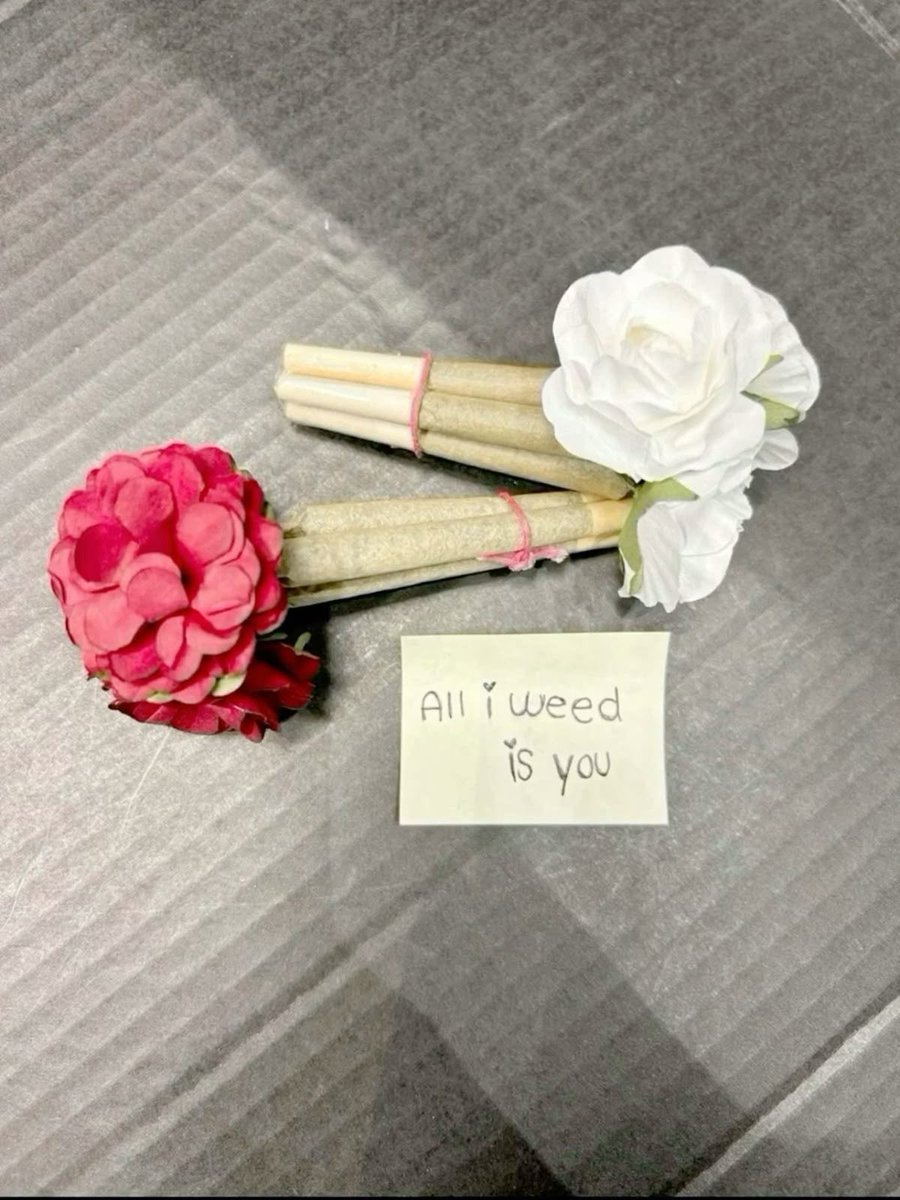 fattiinaa's tweet photo. my love language (｡-_-｡) https://t.co/peyyF9aDYl