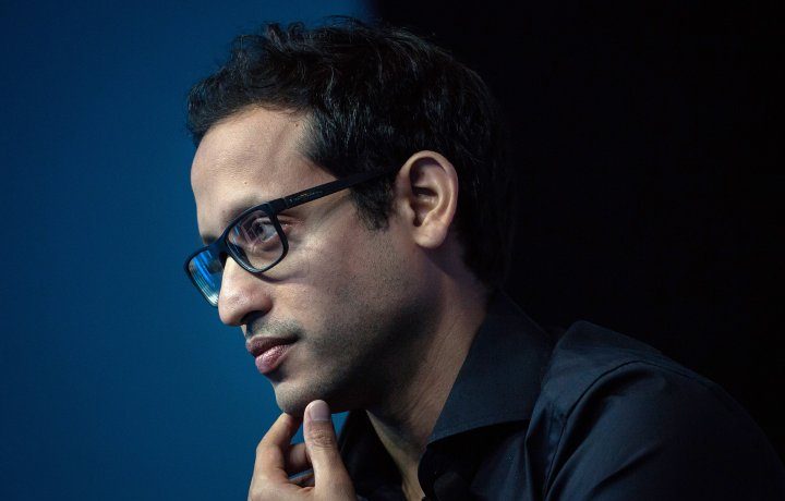 Ungkapan sedih ditulisnya manakala ingat dr kecil selalu dididik anti korupsi, selalu dilibatkan dlm diskusi membangun negara yg bersih. Nadiem Makarim kasihan Ibunda sedih krn kini dirinya mendapat tuduhan melakukan korupsi yg dirinya tdk merasa lakukan. 

22 Desember Senin