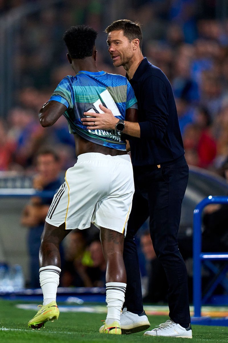 🚨 Dalam jajak pendapat yang dilakukan oleh Marca dengan lebih dari 120.000 pemilih;

• 61% berpikir masalahnya berasal dari para pemain
• 76% mendukung kinerja Xabi Alonso
• 86% mengatakan klub harus menjual Vinícius Junior.