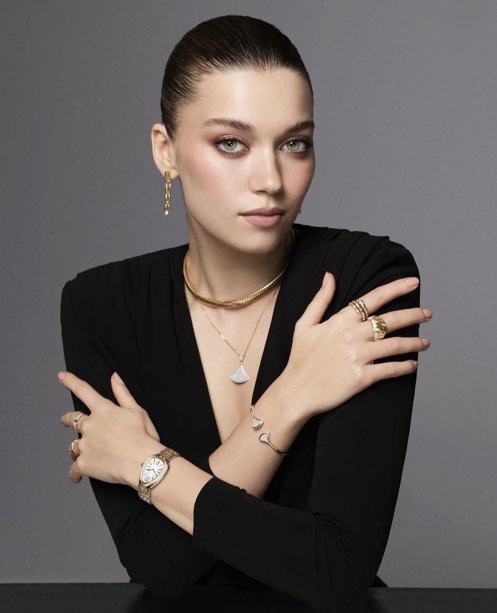 PopFestTR's tweet image. Afra Saraçoğlu, Bvlgari Türkiye'nin marka elçisi oldu.