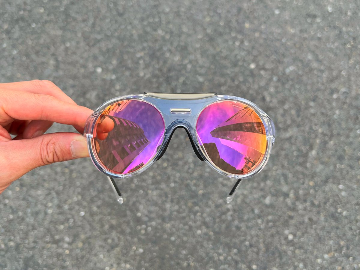 eaudevie_osaka's tweet photo. 何の型にも属さないアドベンチャースタイルの #ALBAOPTICS 【SOLO V2】はサイドカバー&amp;ノーズブリッジを搭載した個性的なデザインが冒険心をくすぐります♪
山の中で路面が見え難い！との事でしたので、幾度もテストしてきたハイコントラストレンズをご提案させて頂きました！
楽しく安全なライドを🙌 https://t.co/IOQvSBz5gs