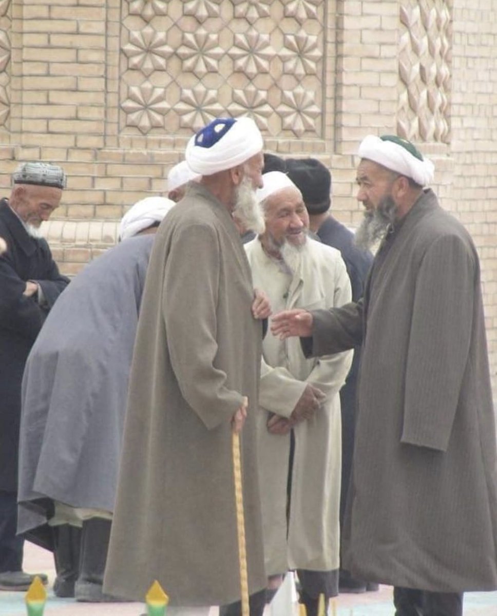 ربما أن هذا الجيل 
هو الجيل الأخير لمسلمي تركستان 
ثم سنودع تركستان كما ودعنا الأندلس