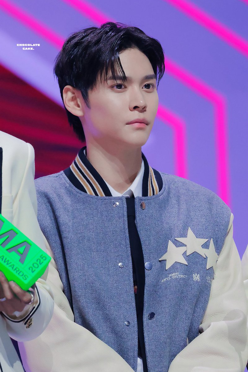 𝘾𝙝𝙤𝙘𝙤𝙡𝙖𝙩𝙚 𝙘𝙖𝙠𝙚. tweet media