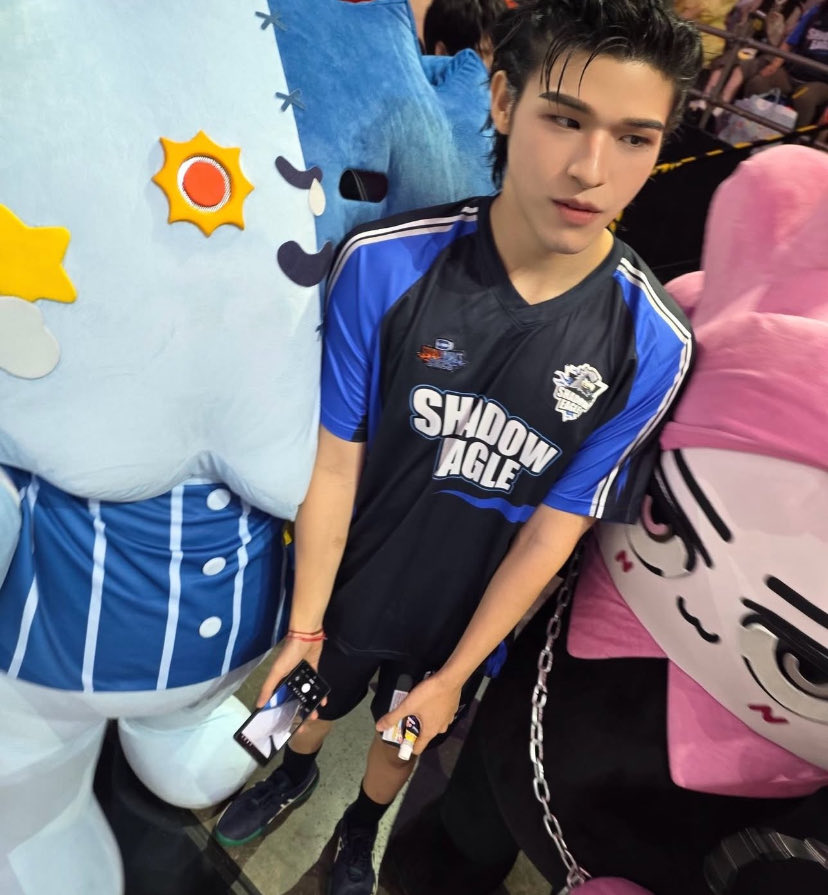 صوره بعنوان اللهم احفظ زوجي وابنائي  
#skywongravee #SkyNani #hirunkit_