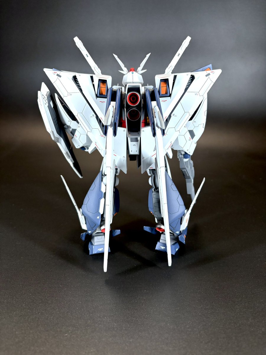 皆様、お疲れ様です。

来年は閃ハサ2部という事で、クスィーガンダム完成しました✨
今年も例年通り、キットの完成までが長かった…。
来年はもう少し増やせたらいいな♪

そろそろ仕事納めの方が多いかと思いますが、無理なく頑張っていきましょう٩( 'ω' )و

#今年最後の完成品