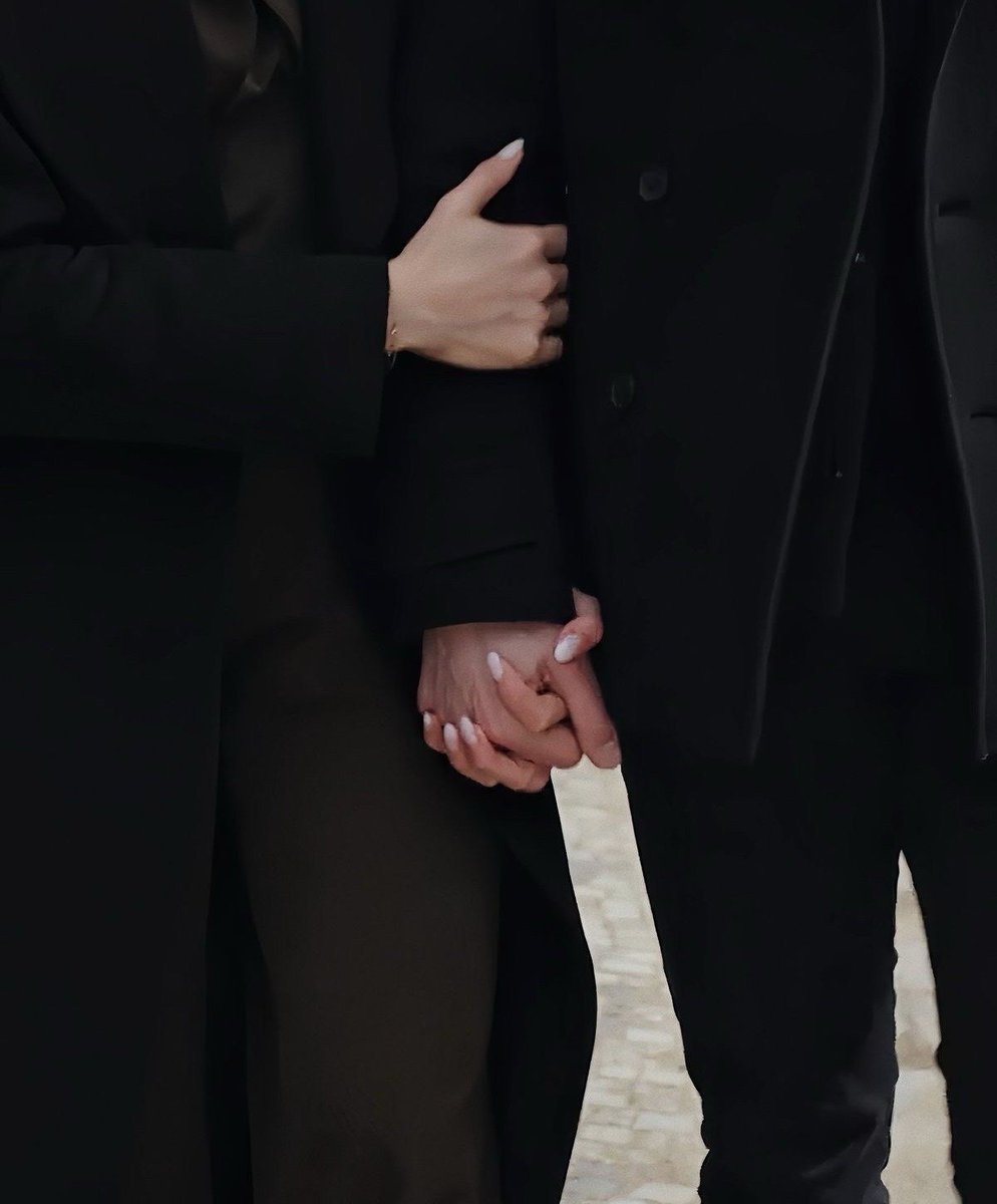 "Haberin var mı
Seni çok sevdiğimden"