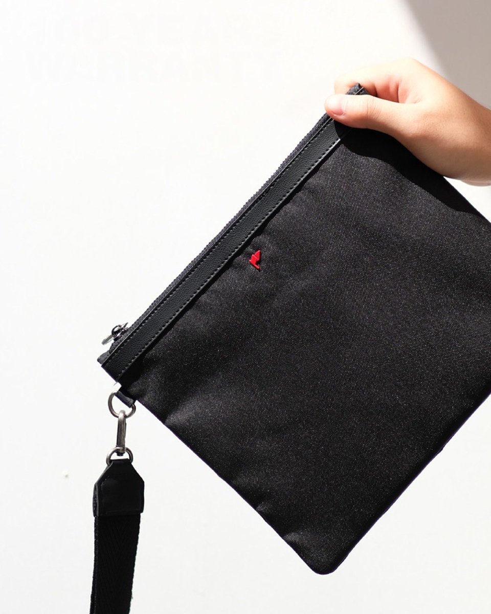 Designed for daily journeys ✈️🎒
Daily Pouch.

#TFG #TFGOnTheGo #TFGbag #DailyEssential #TFGstyle #EverydayCarry #SleekDesign #ModernMinimalist #StayChic #FunctionalFashion #StyleStaple #OnTheGo #Taylor #Pouch