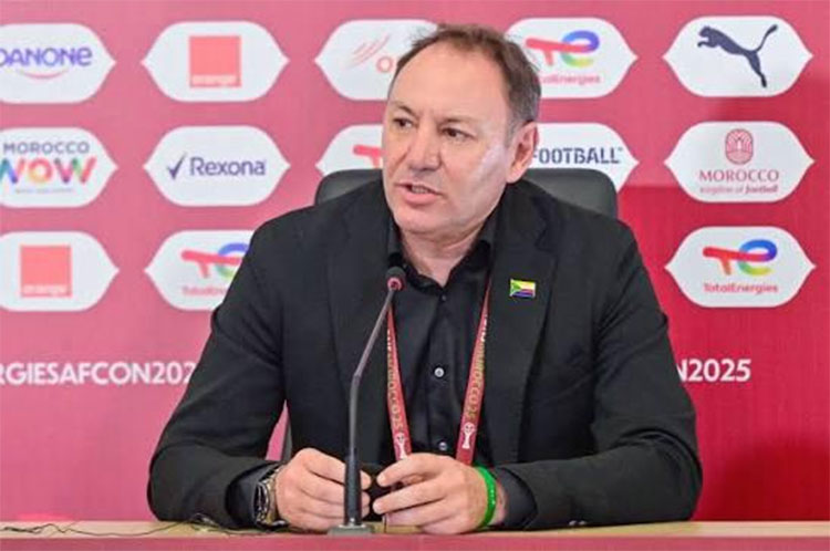 مدرب جزر القمر: لعبنا مباراة جيدة أمام المغرب وسنواصل مسار التطور 