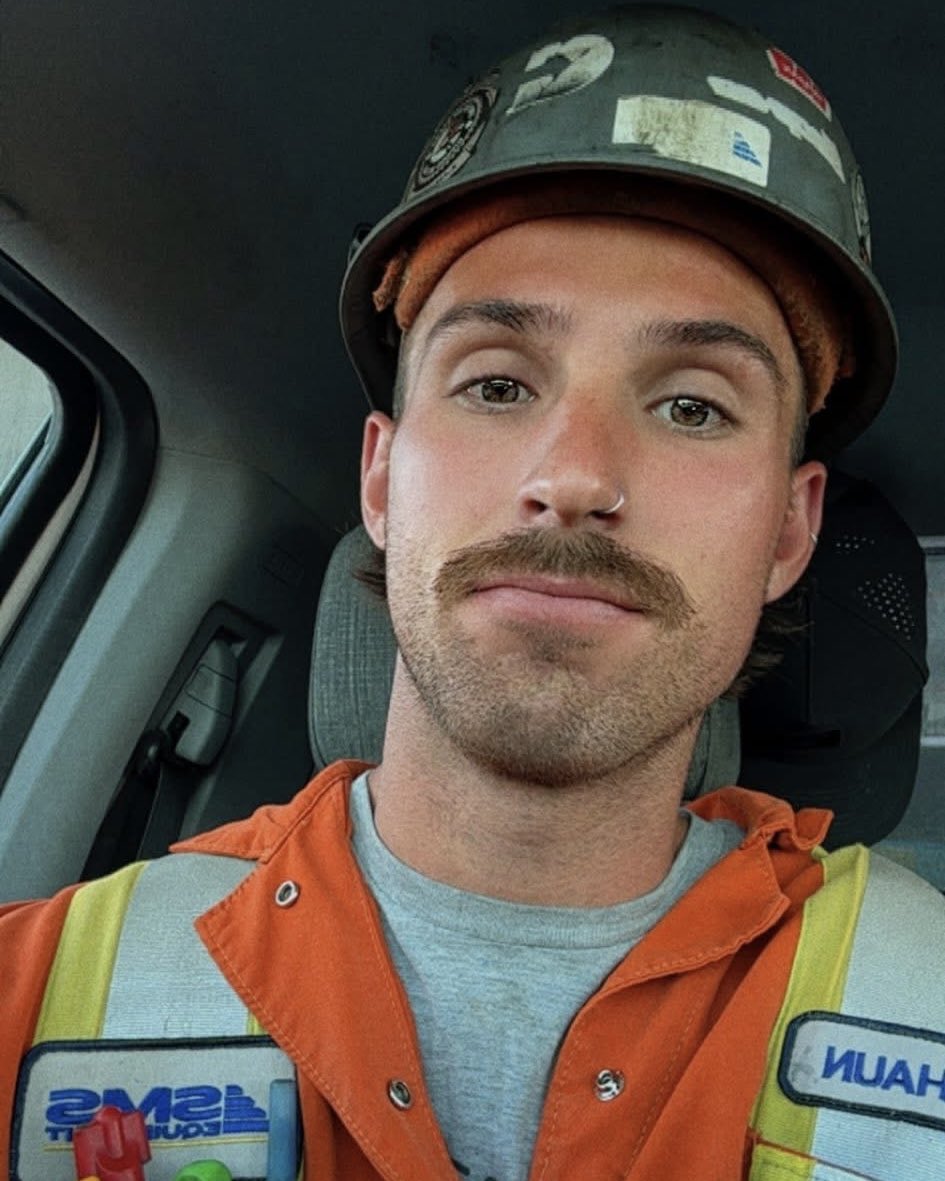 HotTradies's tweet image. Anyone got a room for rent in Perth for this Canadian tradie?
#Tradie #FIFO #HiVis #Twunk

FB Shaun Guraliuk