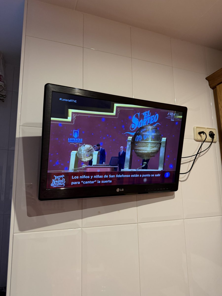 Comienza la Navidad 🤩 #LoteriaRTVE