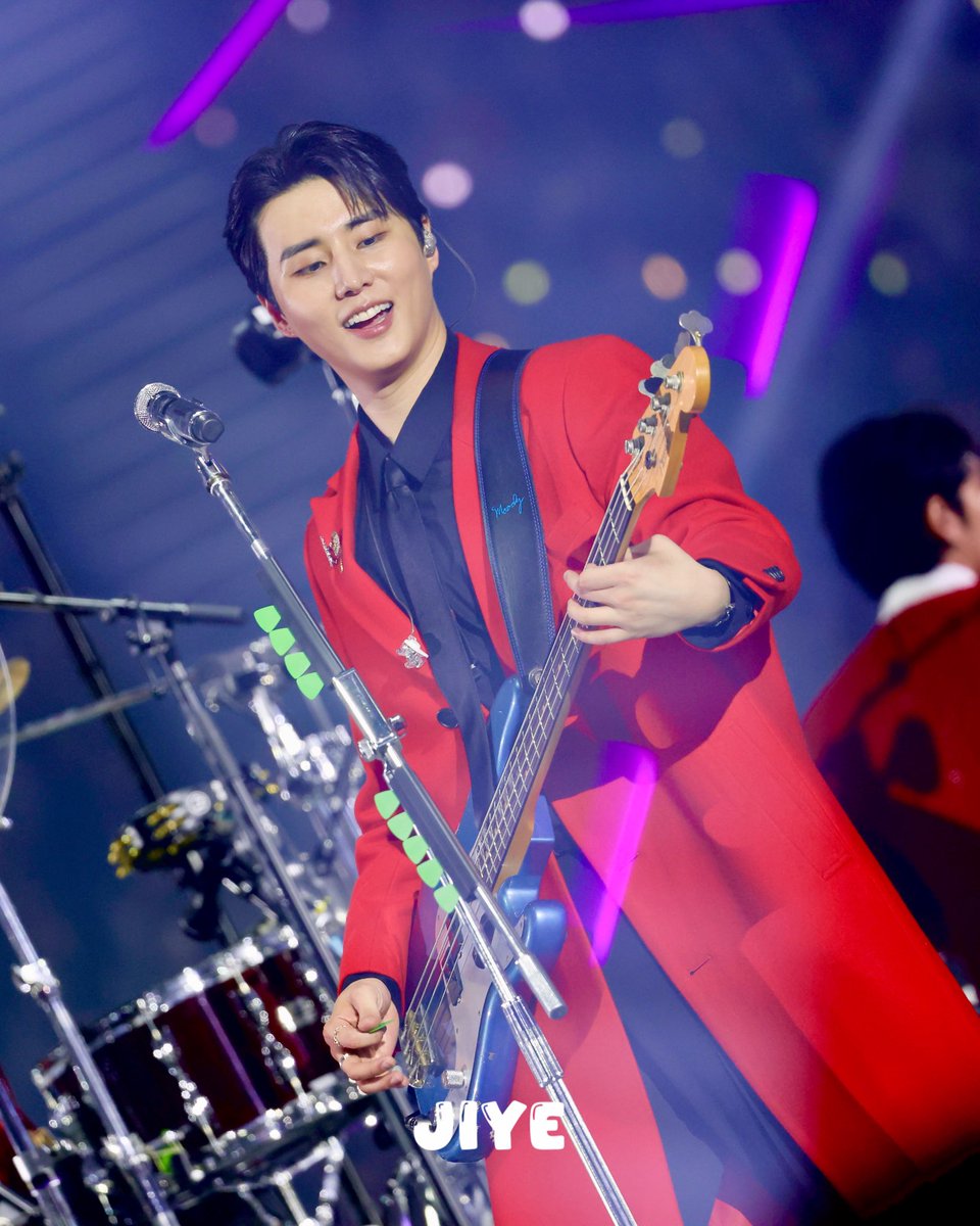 jiye0209's tweet image. 251220 The Present
#DAY6 #데이식스 #영케이 #YoungK