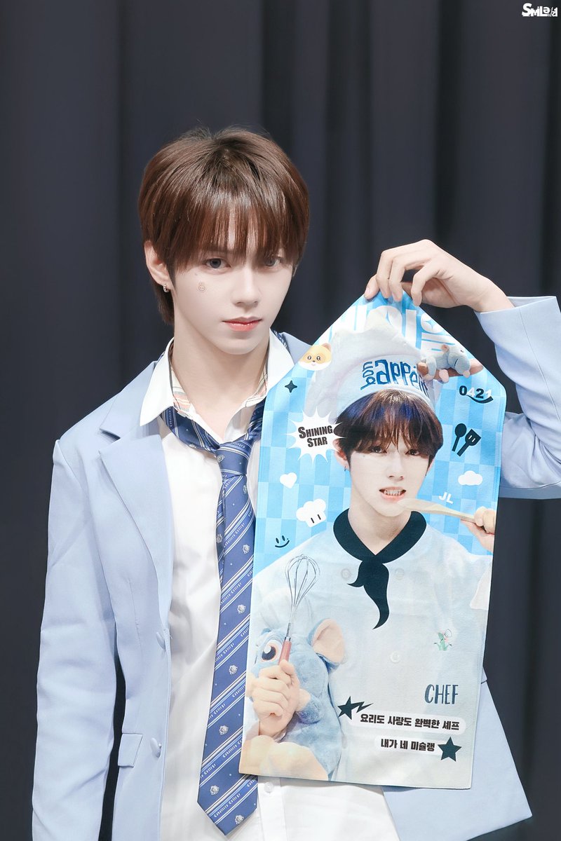 Smile_O421's tweet photo. 251221 비트로드 대면

#AHOF #아홉 
#JL #제이엘 https://t.co/eQdqDJ9XYM