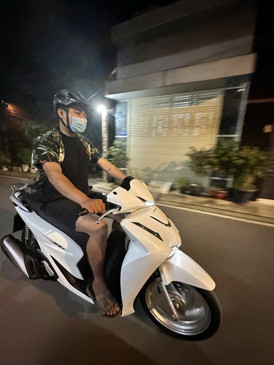 khôi tweet media