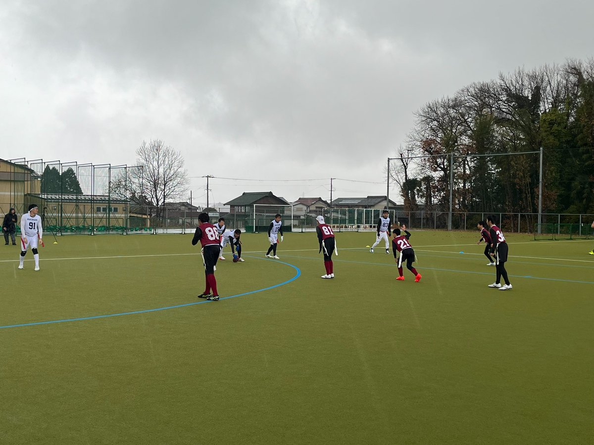 名古屋フォッシルさんとオッサンクルセイダーズさんに来ていただき中学生と中学生女子が伊吹で練習試合。目標に向けて自分たちには今何が必要かを考える貴重な機会となりました。雨天の中、お力添えいただいた皆様ありがとうございました。
#フラッグフットボール
#草津リトルパンサーズ