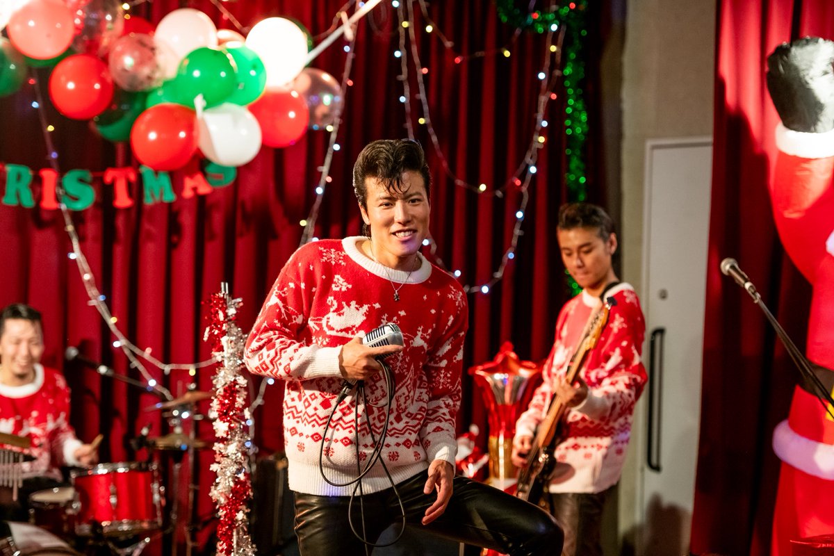 MERRY CHRISTMAS TOKYO!!

今年も本気のクリスマスをTOP BEATで迎えることができました！出演者にお客さん、そしてデコレーション、全てがオシャレでサイコーなウィンターワンダーランドでした！いくつになっても全力でクリスマスを楽しむ気持ち忘れずに。皆さんどうもありがとう！