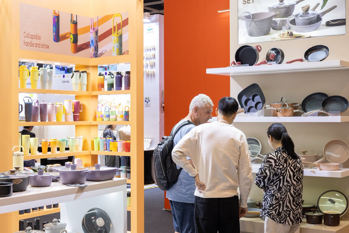 MEGASHOWHK's tweet photo. 🍽️ #MegaShow2025 Houseware Highlights!
Chic tableware, smart kitchen gadgets &amp; fresh designs stole the show. Source the best home essentials for 2026! 🏠

📍 HKCEC, Hong Kong
🗓️ Part 1: Oct 20-23 
🗓️ Part 2: Oct 27-29 

Sign up 👉 https://t.co/2DKXGzubHR
#Houseware  #MegaShow2026 https://t.co/vIMsGrLjqy