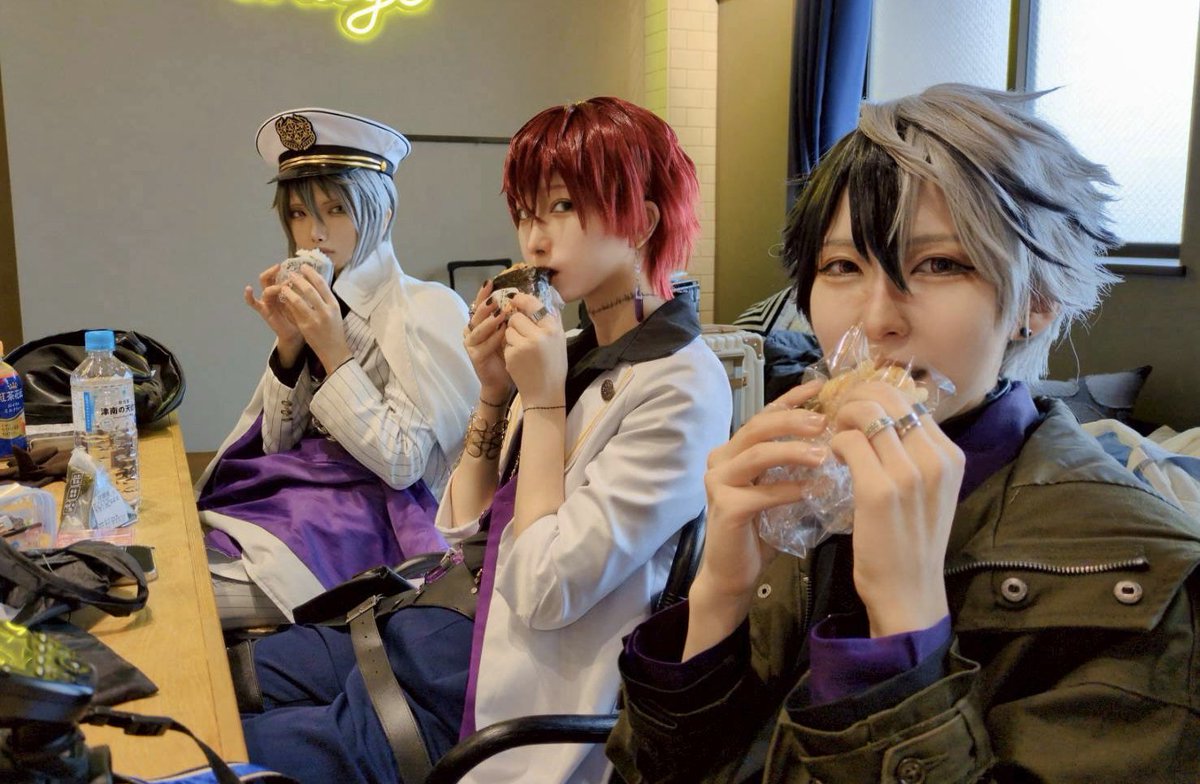 #変数の魔法使い1214
【cosplay⚠︎オフショット】

楽屋待機の北3

💀<a href="/sa10_ne/">さとう</a>
🧳<a href="/38ke__/">みやけ　11/9a!</a>